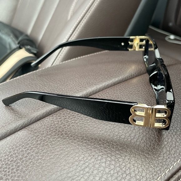 *SOLD* Black Fashion Sunglasses Gold BB Detail UV400 Unisex - Picture 5 of 7